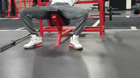 INCLINE BENCH PRESS