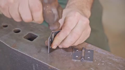 How to easily make Hinges - including the Jig - using Basic Tools7