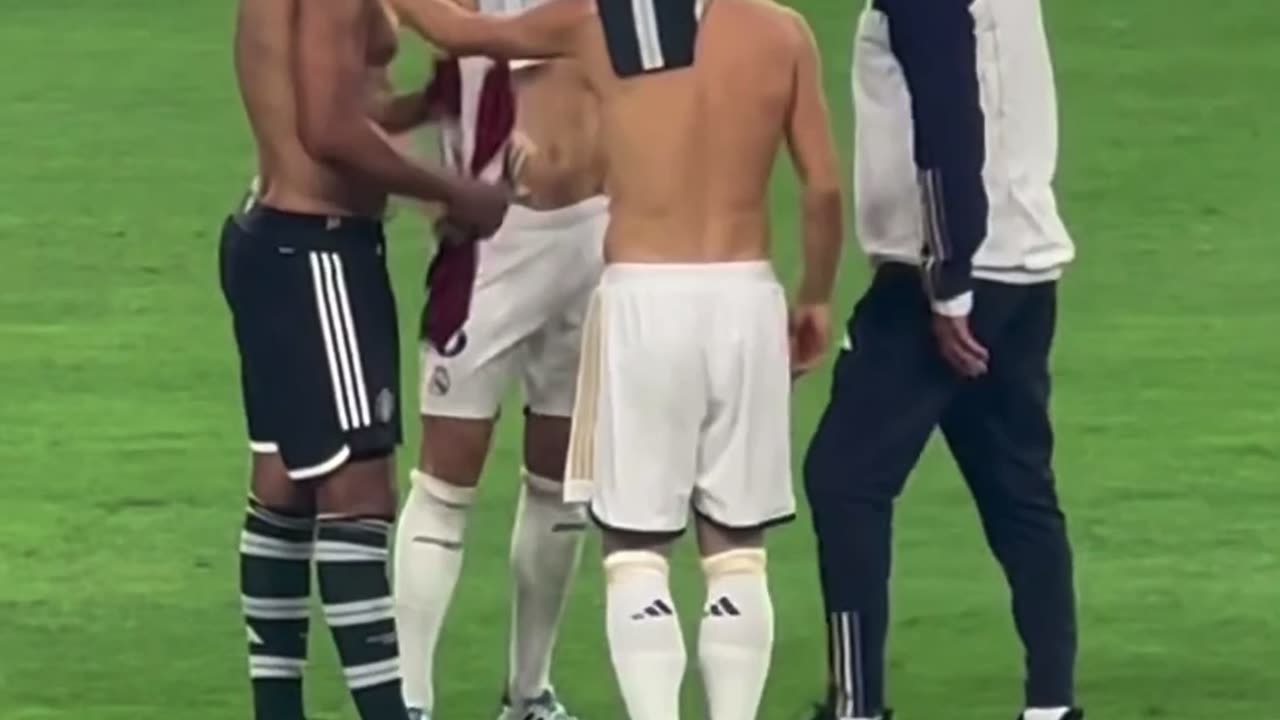 Casemiro reunited with his Real Madrid brothers
