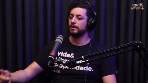 A importância da LIBERDADE de EXPRESSÃO À Deriva Cortes