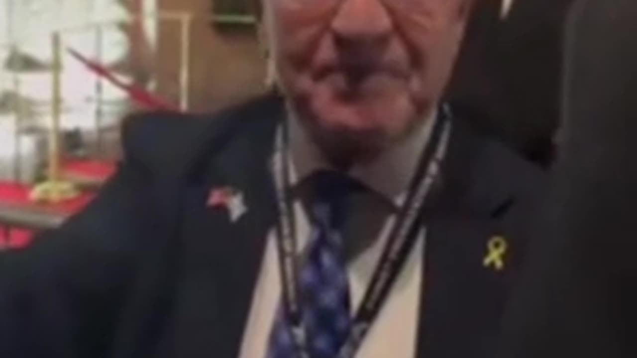 ⚠️ Epstein Lawyer Alan Dershowitz gets asked: