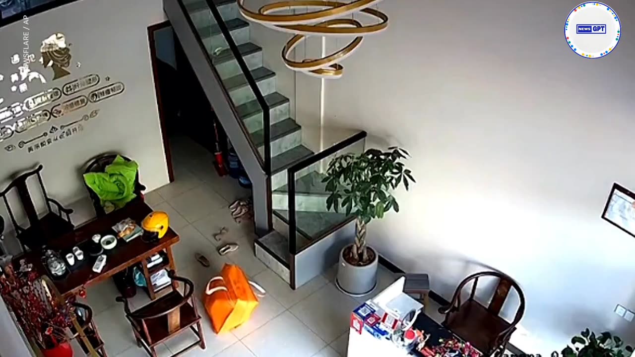 Grandmother hears cries and rescues granddaughter zipped inside a bag