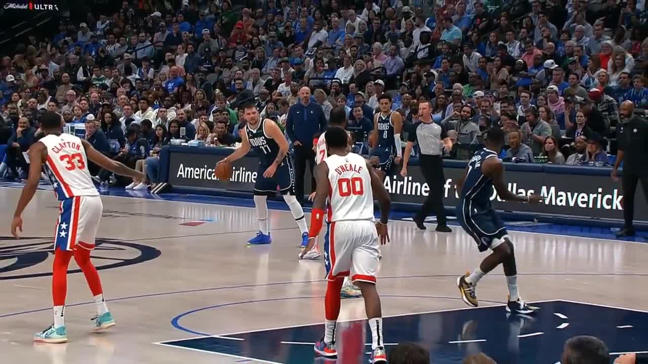 Tim Hardaway Jr scary injury after slipping and doing the splits vs Nets