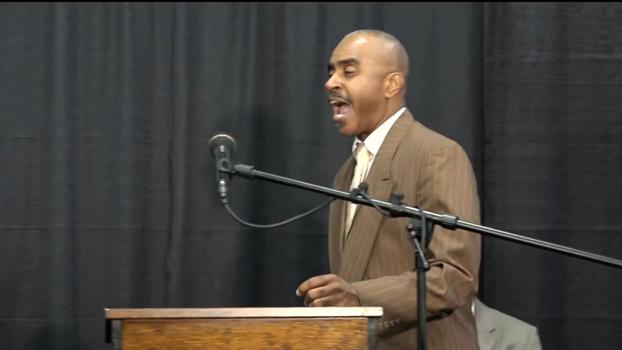 Pastor Gino Jennings: "What Does God Look Like"