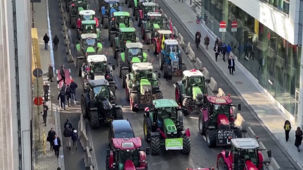 Hundreds of Farmers Protest in Brussels as EU Leaders Hold Summit