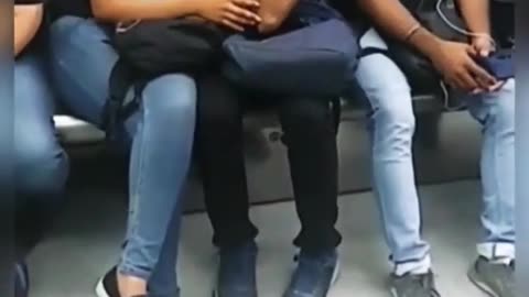 Delhi Metro kissing video #trending #viral