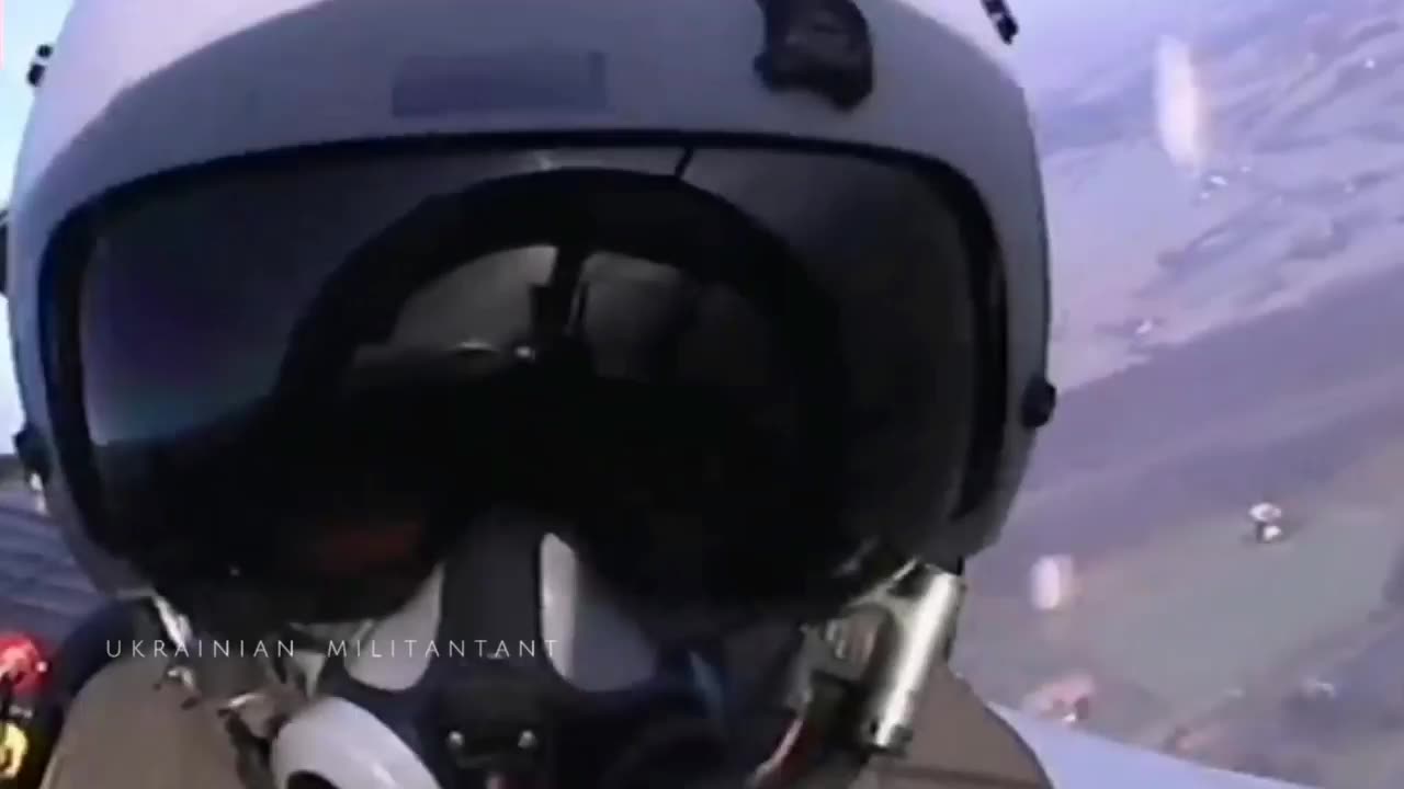 New Footage from The Ukrainian AirForce Su24s