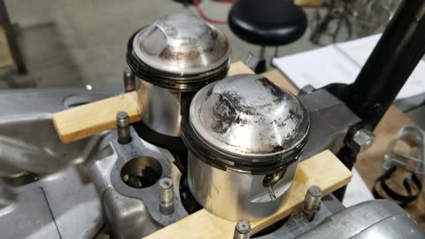 1968 Triumph Bonneville restoration part 18, Fitting the rings and installing the cylinder block