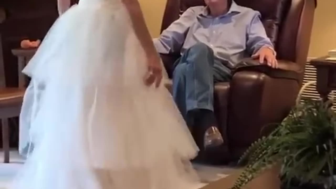 Grandma tries on wedding dress and surprises husband 60 years later #oldfashioned #socute #truelove