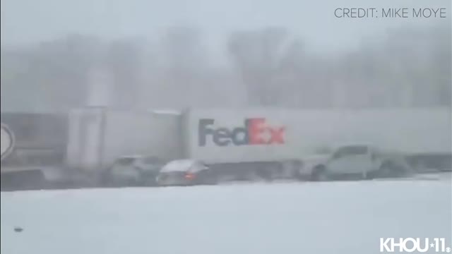 At least 3 killed in 50-car pileup on PA highway