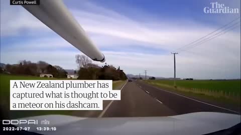 New Zealand plumber captures possible meteor on his dashcam