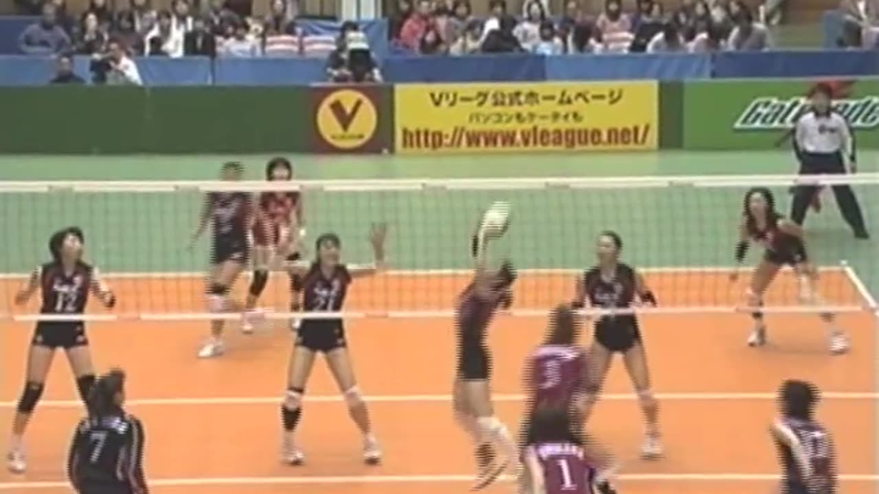 Megumi Kurihara's excellent serve 2