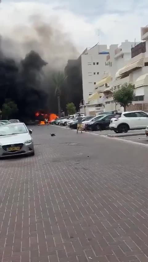 Hamas attacks cause fires in Ashkelon