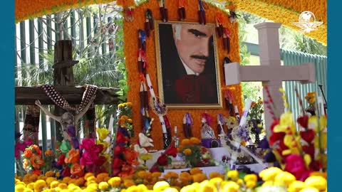 Así es el imponente altar a Vicente Fernández con más de 70 mil flores