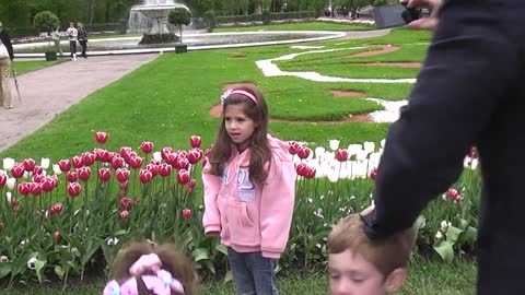 20110529 Kids exploring Petergof Palace outside St. Petersburg, Russia (04 of 21)