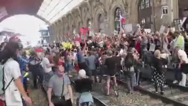 French Stop Trains In Protest Against J4b Mandates
