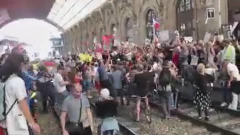 French Stop Trains In Protest Against J4b Mandates