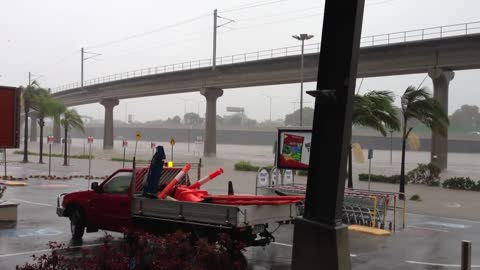 Flooding - Schulz Canal (Centro Toombul at 4.00pm).