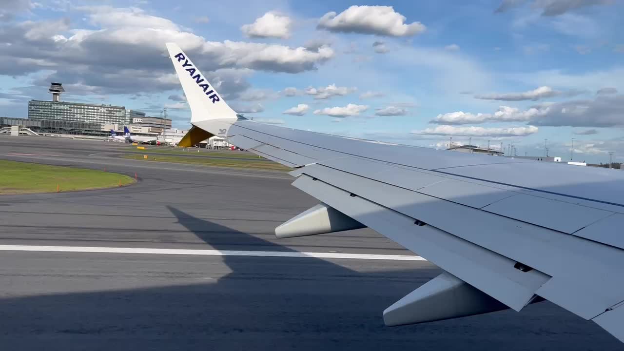 Beautiful Departure out of Stockholm, Sweden on the B737 MAX8