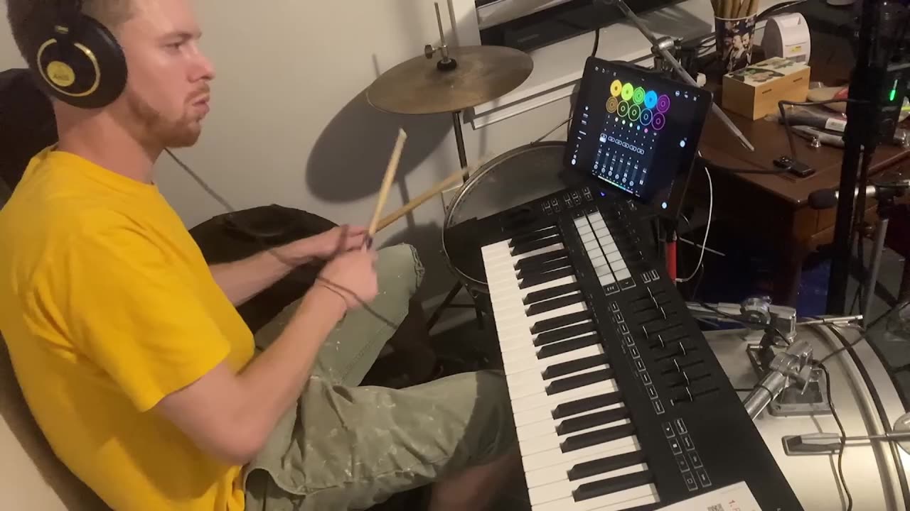 First time live looping with Loopy on Ipad