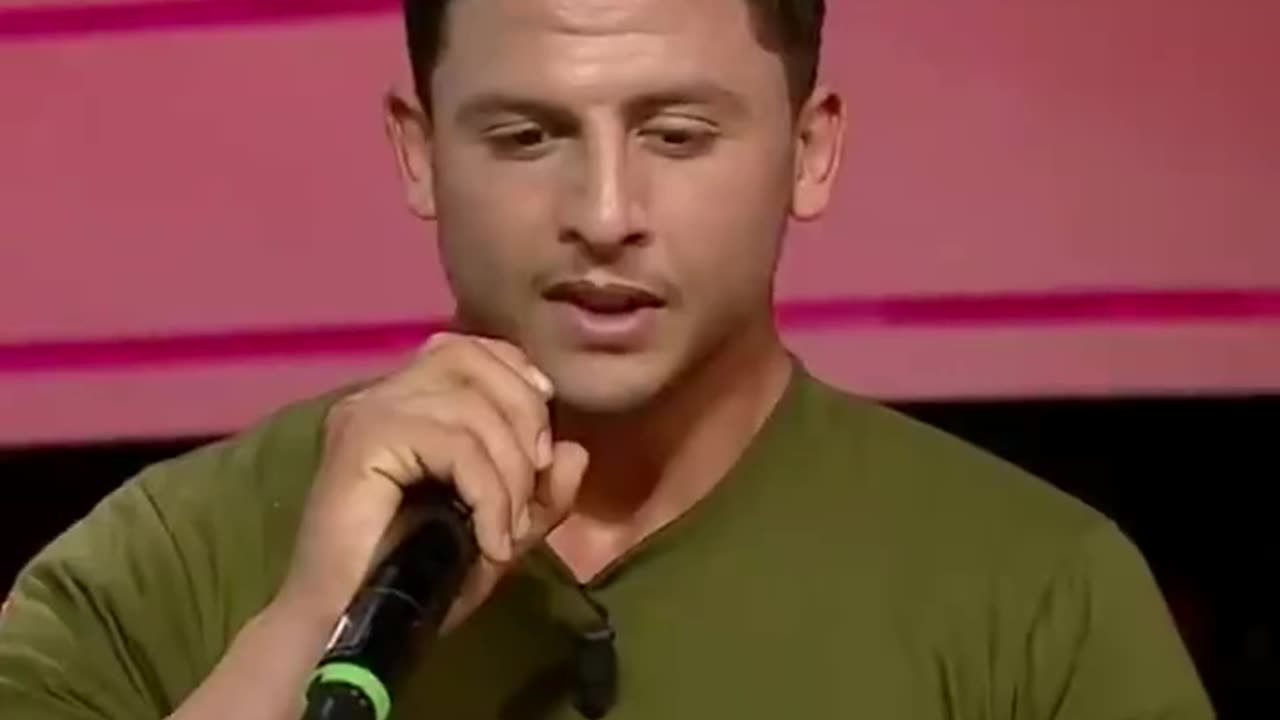 Unbelieveable voice Young boy recite Quran in different Shaykh voices.