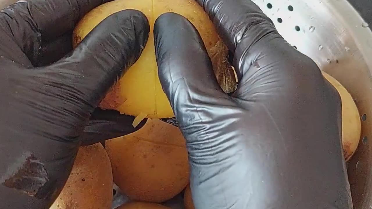 Potato Life Hack: Easy way to Peel Potato