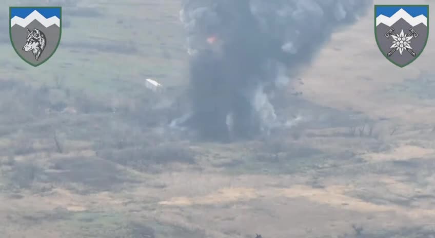 8 OGSHB in the Lugansk region, using Javelin, destroyed the Russian position.