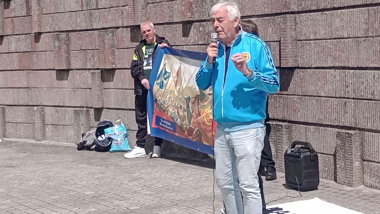 Bill McKinnon speaking at Robert The Bruce Rally