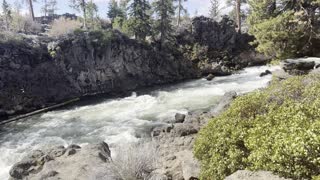 Exploring Dillon Falls Lookout Zone – Deschutes River Trail – Central Oregon – 4K