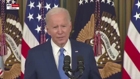 Clueless' Joe Biden 'panics' after Elon Musk question