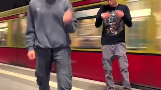 The people in the train 👁.mp4