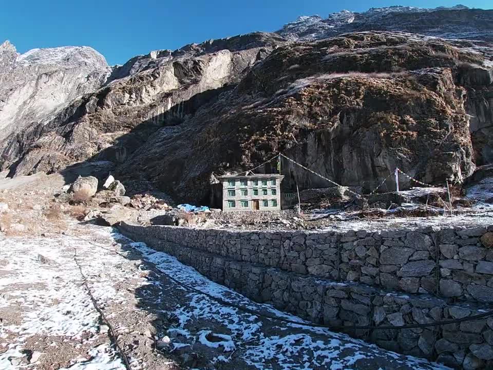 Only house survived during avalanche 2015