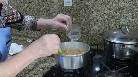 CALDA DE CARAMELO PARA NUNCA MAIS ERRAR - RECEITAS DA VÓ LURDES