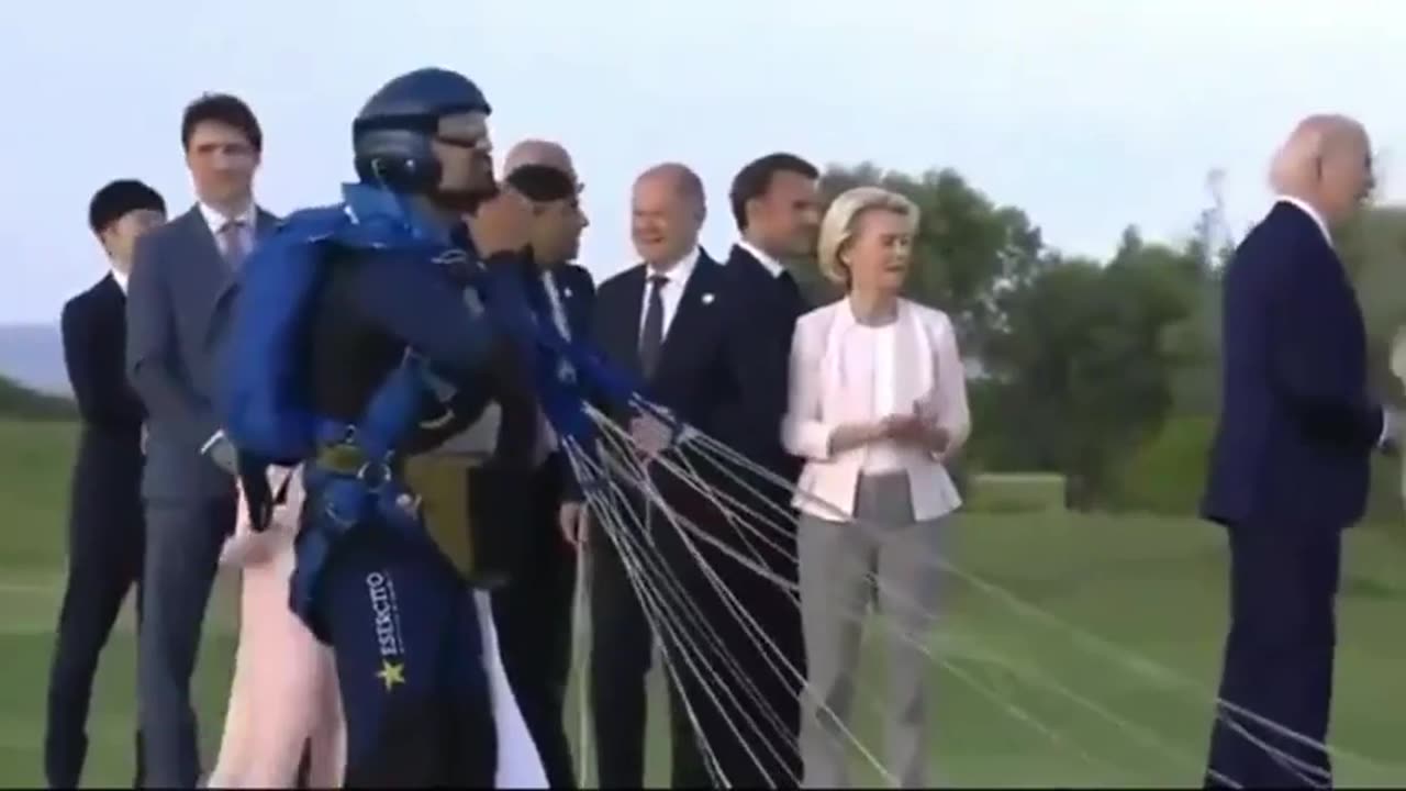 Au G7, vidéo lunaire de #Biden une nouvelle fois complètement perdu !