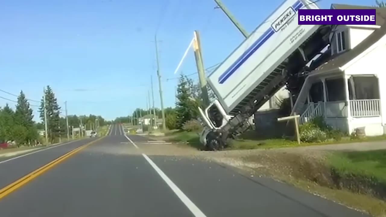 Crazy fails, How this bus went on the roof🙄🤯