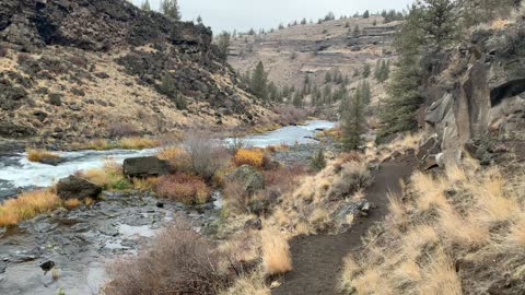 Central Oregon – Steelhead Falls – Overlook of Crooked River – 4K