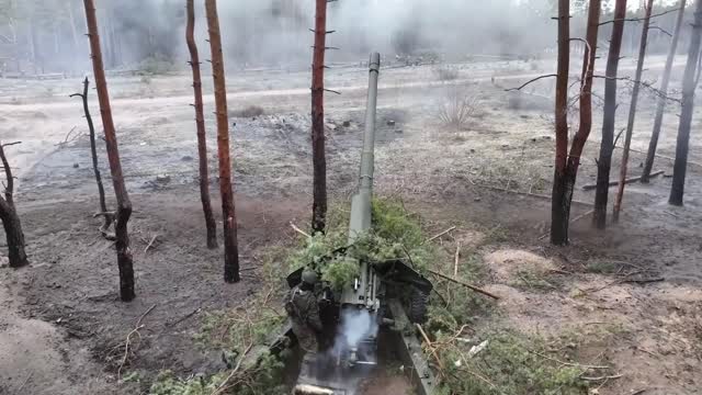 Russia Shows Field Gun Howitzer Firing At Ukrainian Military Positions