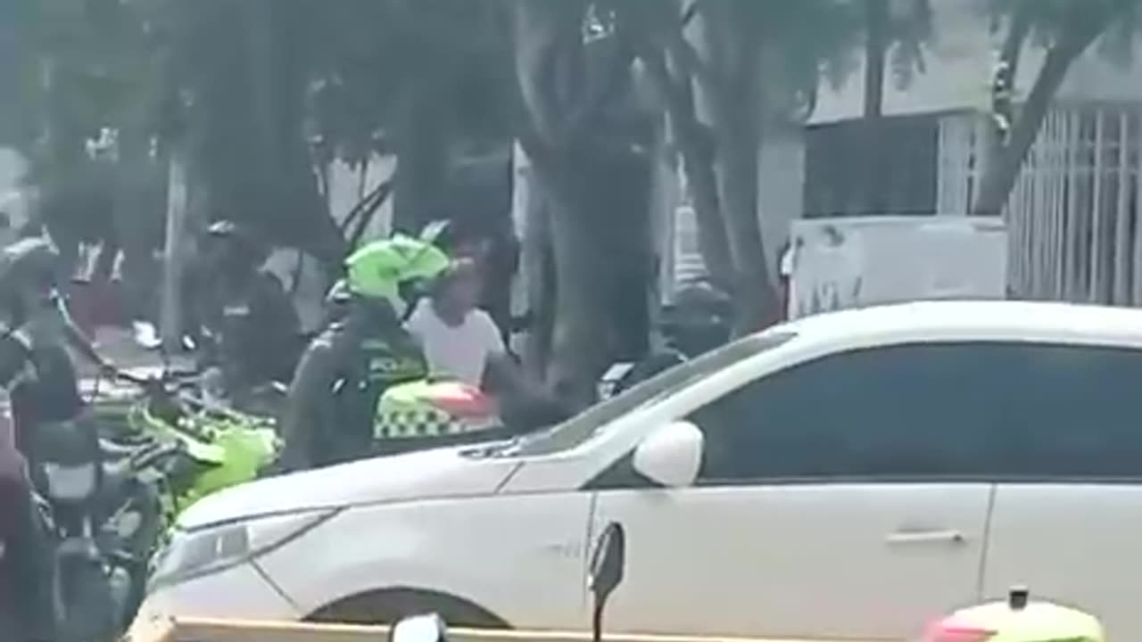 MOTO QUEMADA DE ATRACADORES EN STM