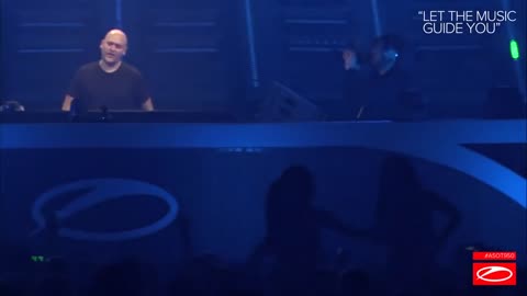 Aly & Fila with Plumb - Somebody Loves You