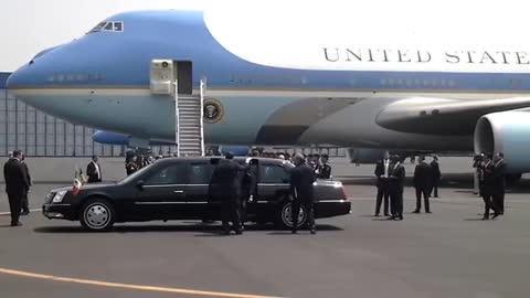 Air_Force_One_Security_U.S._President_Obama_two_day_visit_to_Mexico