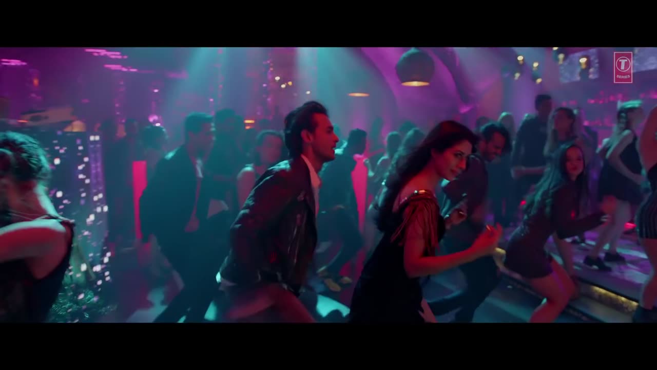 Akh Lad Jaave - Loveyatri-(HDvideo9)