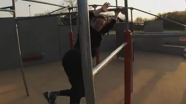 Girl showing her amazing parkour skills