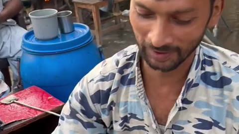 Rs.70 mein saag aur aloo ka paratha ka sasta tareen combination|METAFOOD