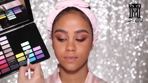 Makeup in the color of the sky and the sea
