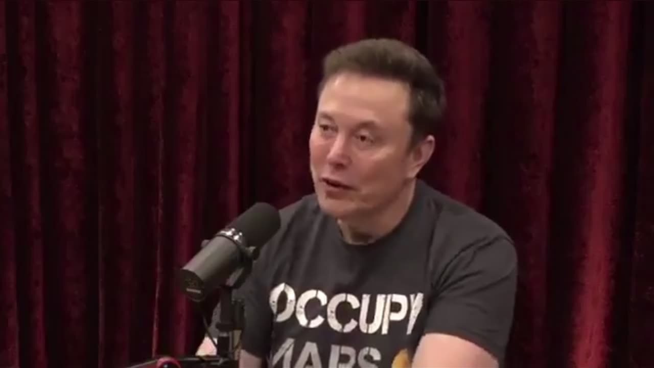 Joe Rogan Says Musk's Community Notes on X is "The Best to Counter Misinformation"