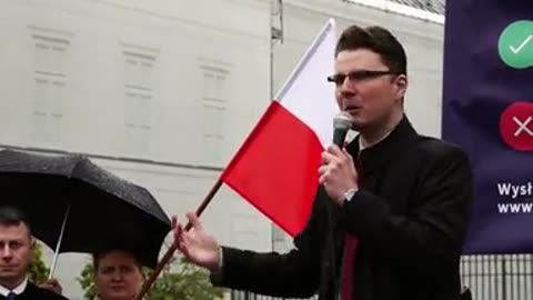 Piotr Korczarowski - redaktor naczelny emisjaTV