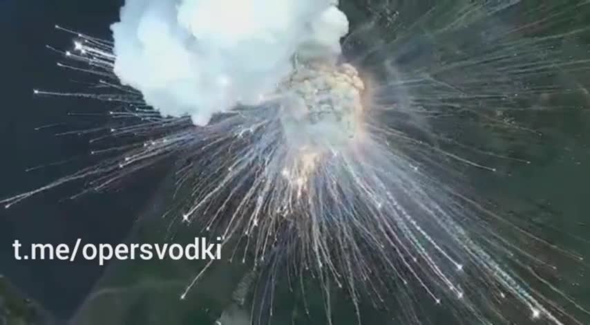 🇷🇺💥🇺🇦 Truly beautiful footage of the destruction of two Ukrainian S-300s