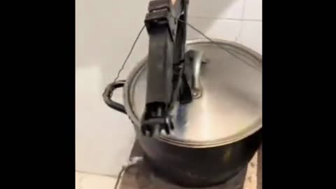 PRESSURE COOKER