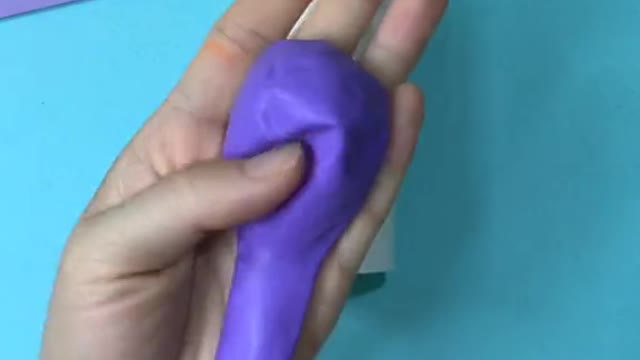 Roll paper out of the paper tube do not throw,