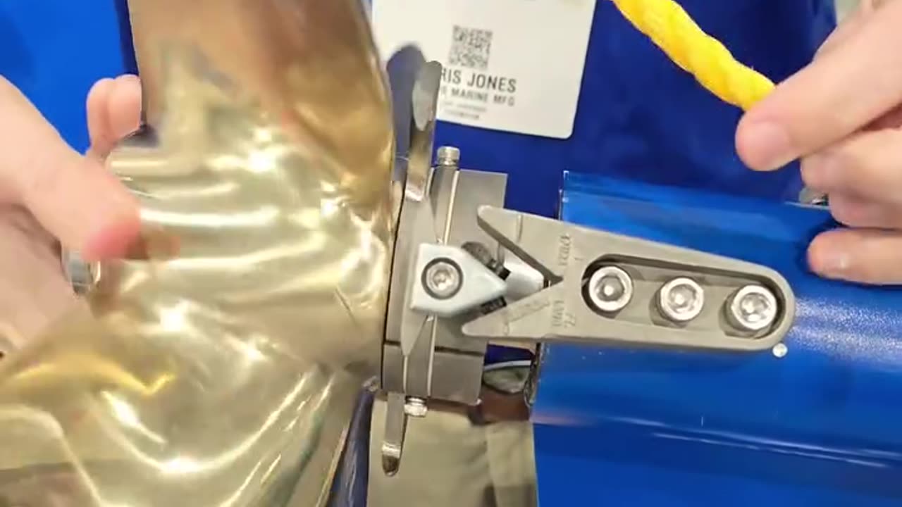 Innovative Tool Easily Cuts Rope